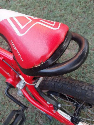 Bicicleta Monty 18" Roja