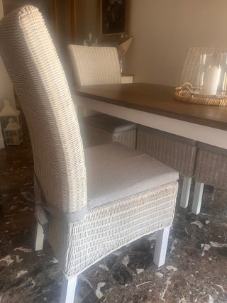 Sillas de comedor de mimbre y madera