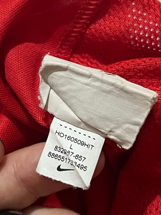 Camiseta Deportiva Nike Roja Talla L
