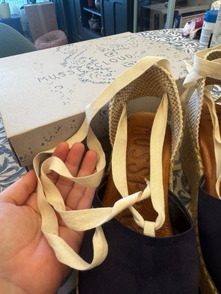 Sandalias cuña Musse&Cloud azul y beige