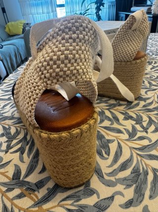 Sandalias cuña Musse&Cloud azul y beige