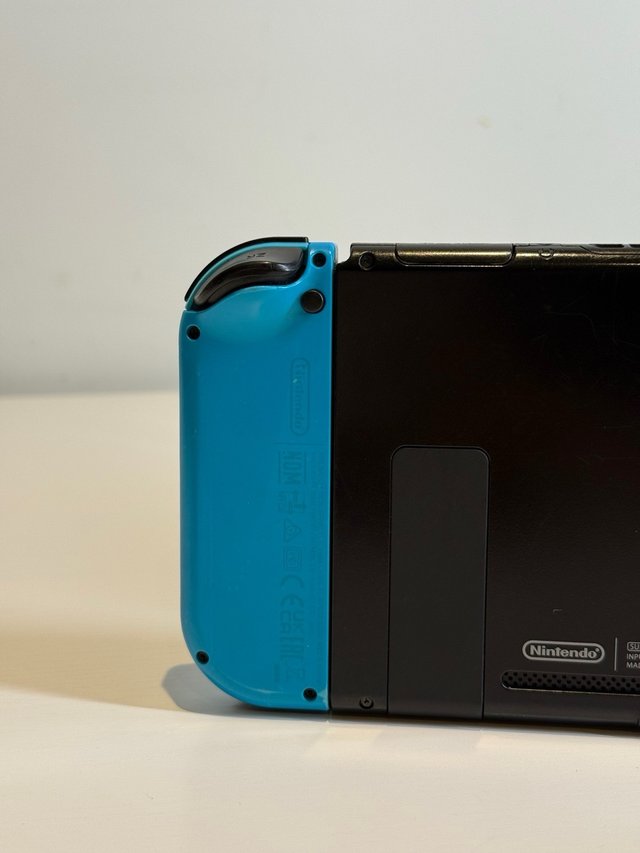 Nintendo Switch V2