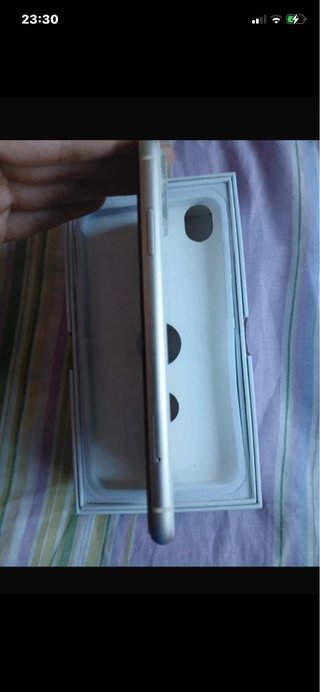 iPhone 11 Apple