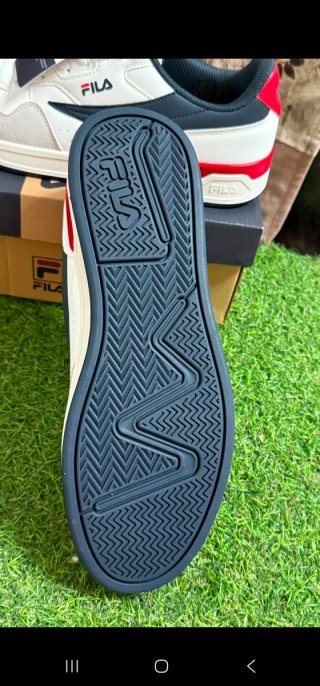 Zapatillas Fila Talla 45 Rojas y Blancas