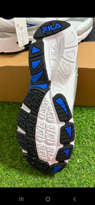 Zapatillas Fila Talla 41 Plata y Blanco
