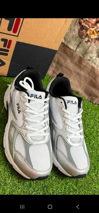 Zapatillas Fila Talla 41 Plata y Blanco