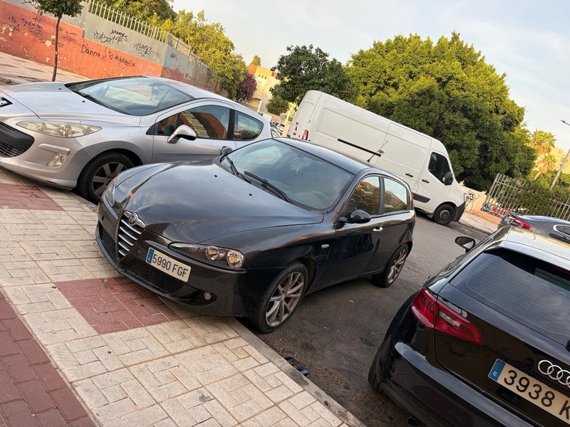 Alfa Romeo 147 - foto 1