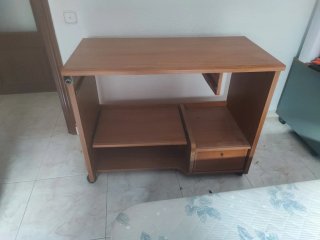 Mesa de ordenador de madera