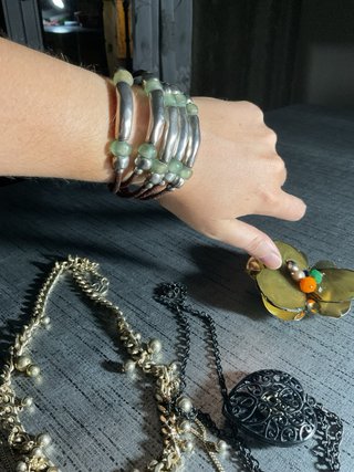 Lote collares, pulsera y broche