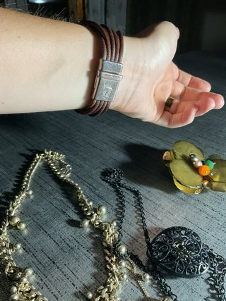 Lote collares, pulsera y broche