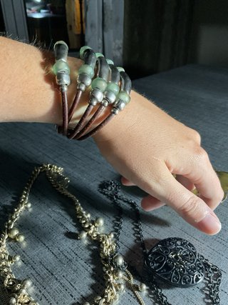 Lote collares, pulsera y broche