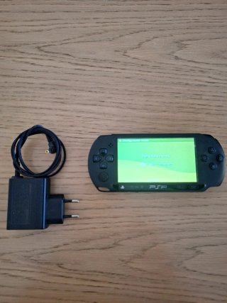 PSP Negra con 6 Juegos