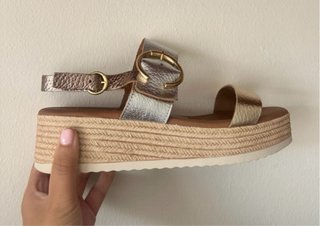 Sandalias doradas plataforma talla 40