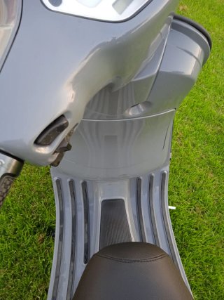 Vespa Gris Scooter