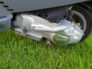 Vespa Gris Scooter