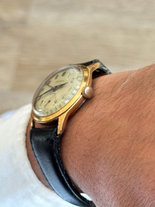 Reloj Jewelia Vintage – Pointer Date – Años 1950