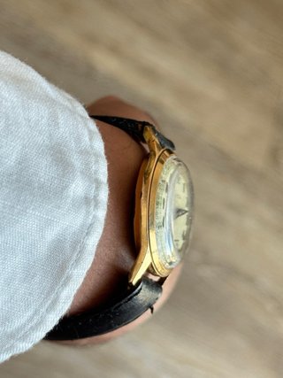 Reloj Jewelia Vintage – Pointer Date – Años 1950