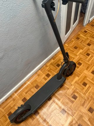 Patinete Eléctrico Negro Navee