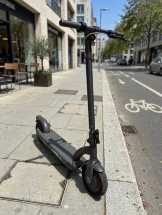 Patinete Eléctrico Negro Navee