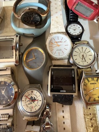 Lotto 18 Orologi da Polso Uomo/Donna