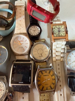 Lotto 18 Orologi da Polso Uomo/Donna