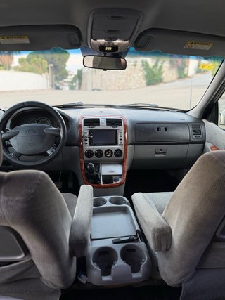 KIA  CARNIVAL 2005