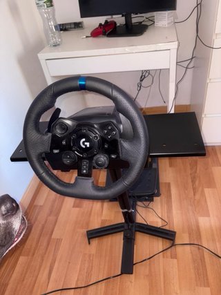 Volante Logitech G923 con Pedales
