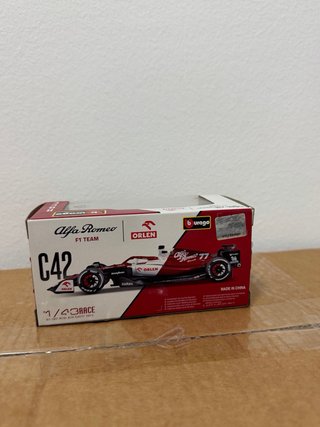 Alfa Romeo C42 F1 Team 1:43 Burago