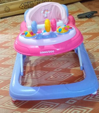 Andador Kikka Boo rosa y lila