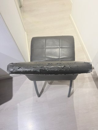 Sillas de comedor grises (4 unidades)
