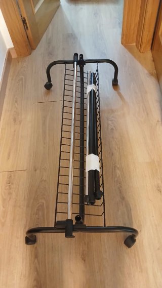 Perchero Metálico Plegable con Ruedas