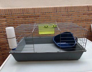 Jaula para conejo con accesorios