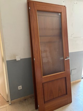 Tres puertas de madera
