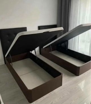 Cama canapé con colchón beige