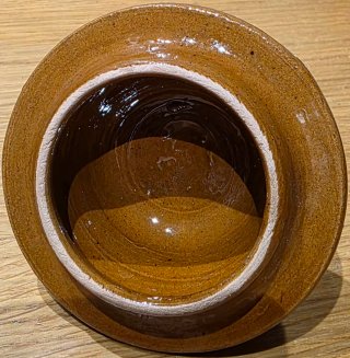 Anfora ceramica nera e marrone