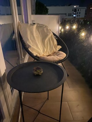 Juego terraza mesa y sillas negras con cojines