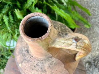 Cántaro antiguo cerámica con asa vidriada