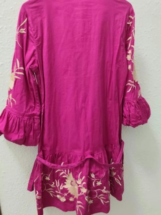 Vestido rosa bordado talla L