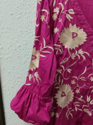 Vestido rosa bordado talla L