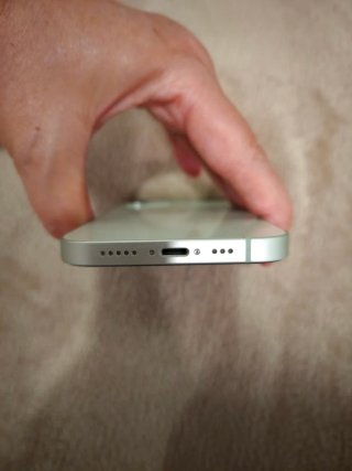 iPhone 12 con accesorios