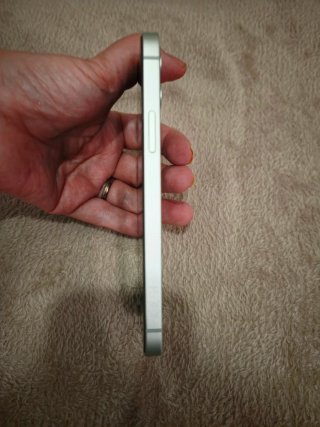 iPhone 12 con accesorios