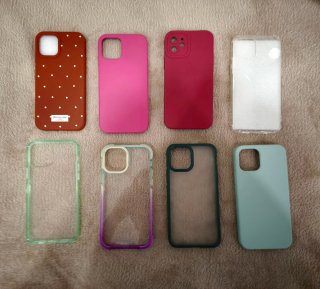 iPhone 12 con accesorios