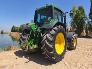 Tractor John Deere 6810