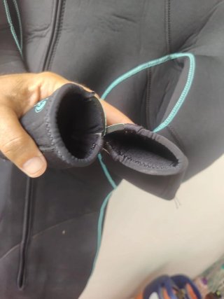 Traje de neopreno con capucha
