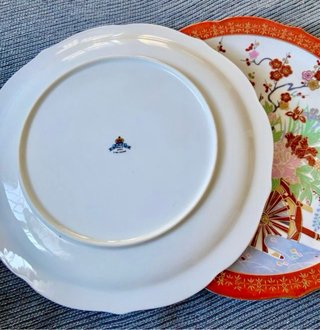 Pareja de platos de porcelana japonesa SAJI.