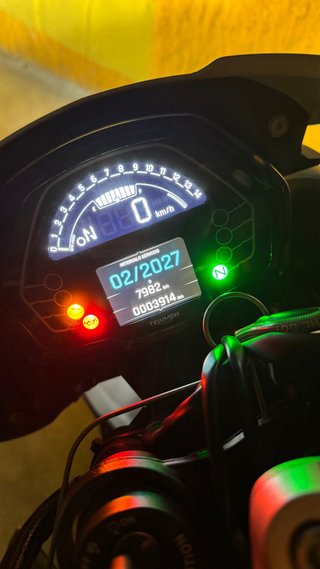 Triumph Street Triple 765 R 2025