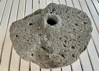 Piedra de molino romana basalto