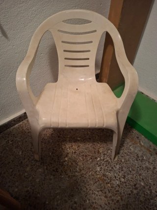 Silla de plástico varias