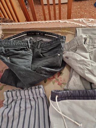 Lote 4 pantalones: 2 largos y 2 cortos Talla 42