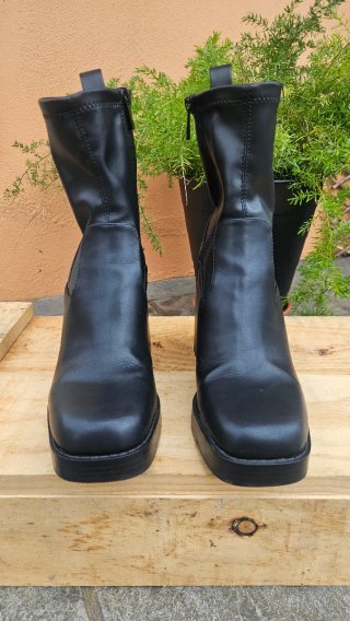 Botines Stradivarius Negros Talla 39